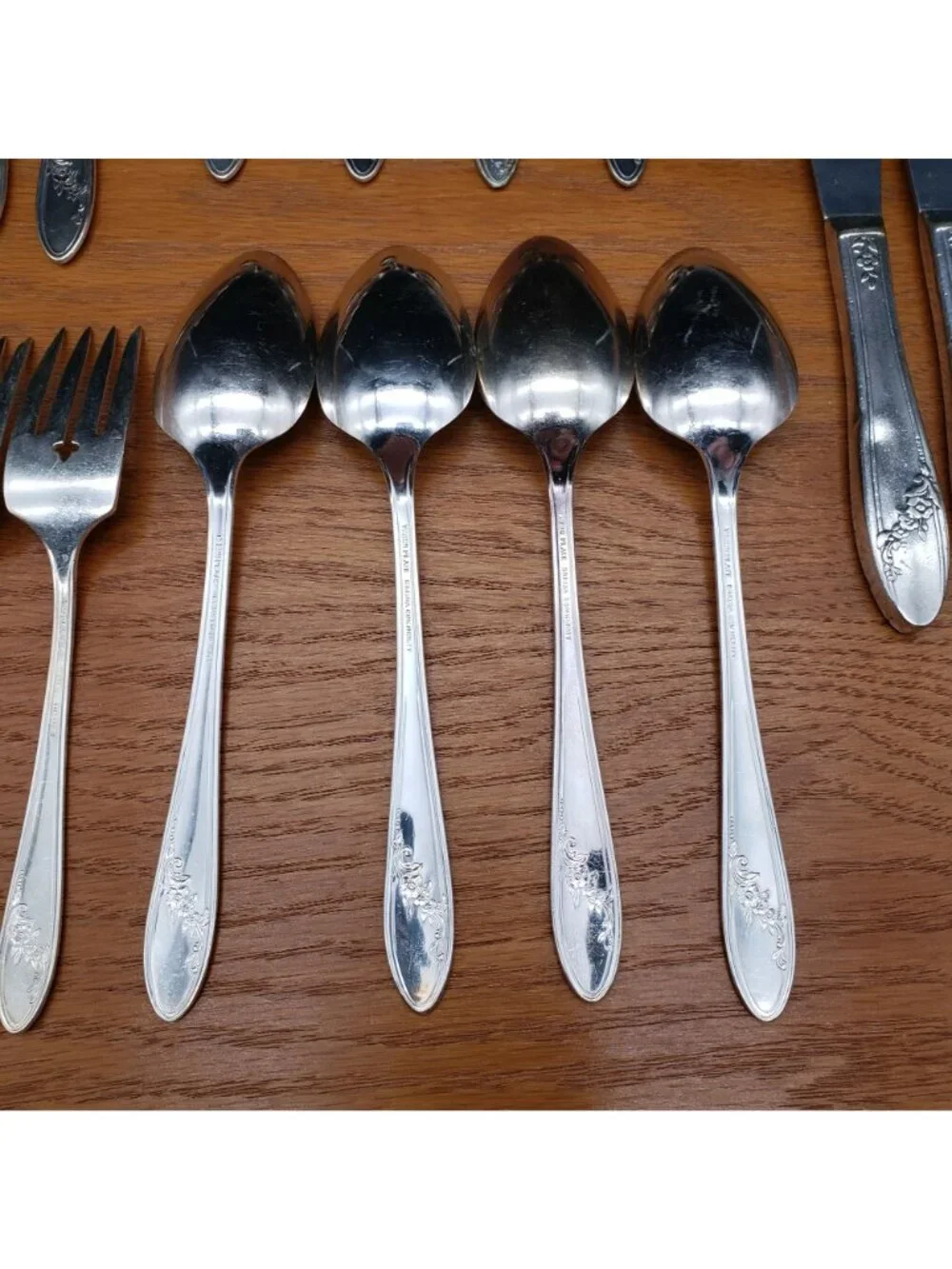 Tudor Plate Queen Bess II Flatware Set 4 Place Settings 20 Pc Oneida Silverplate